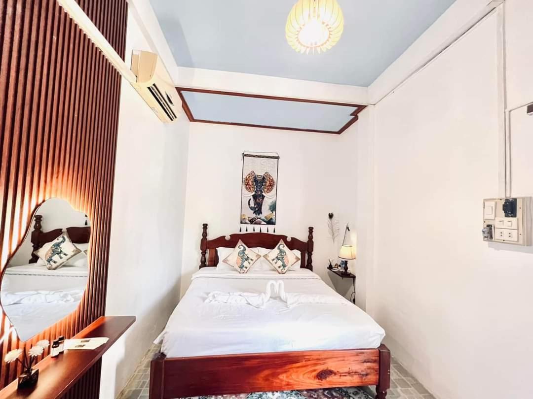 Vangvieng Pool House Hotel Vang Vieng Esterno foto