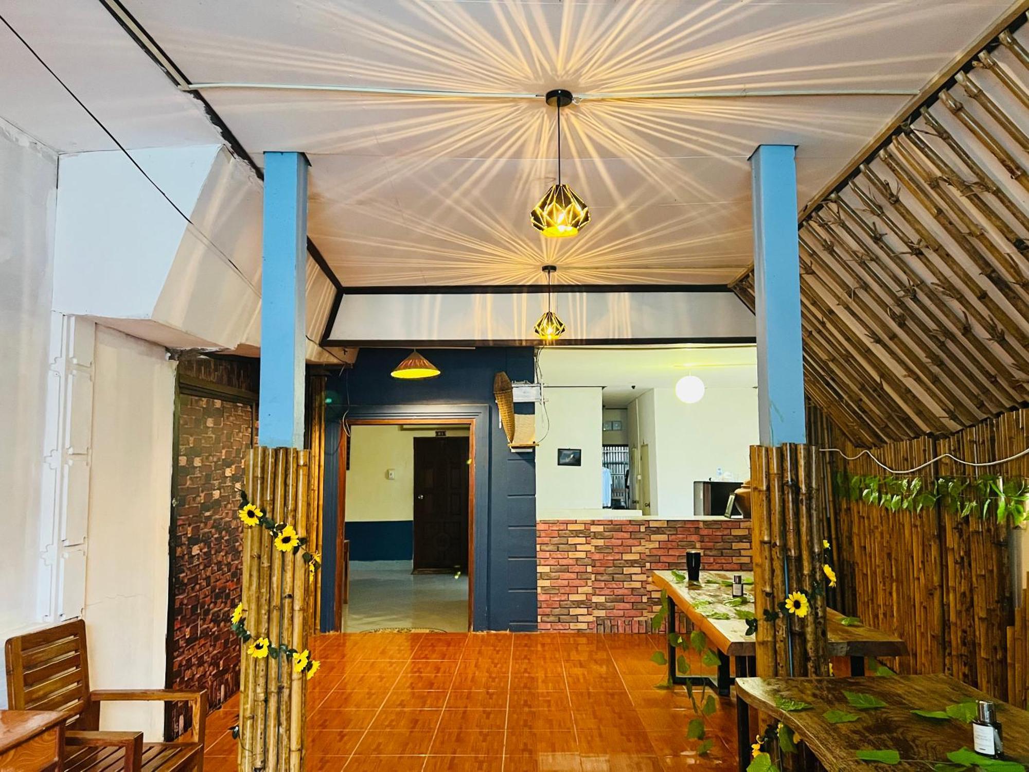 Vangvieng Pool House Hotel Vang Vieng Esterno foto