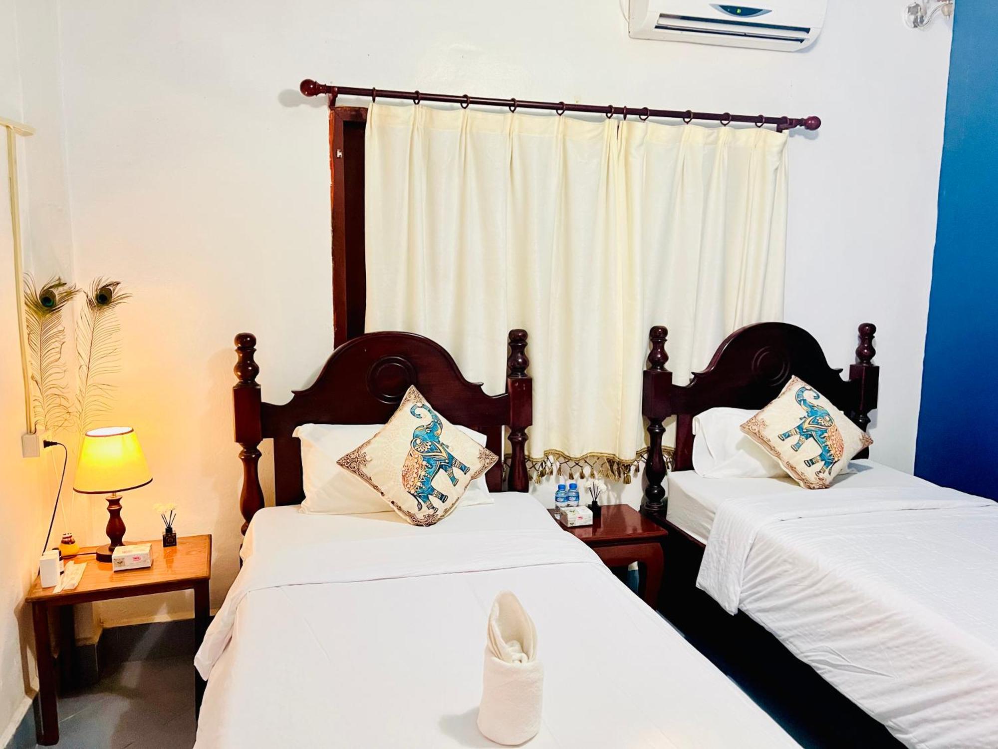 Vangvieng Pool House Hotel Vang Vieng Esterno foto