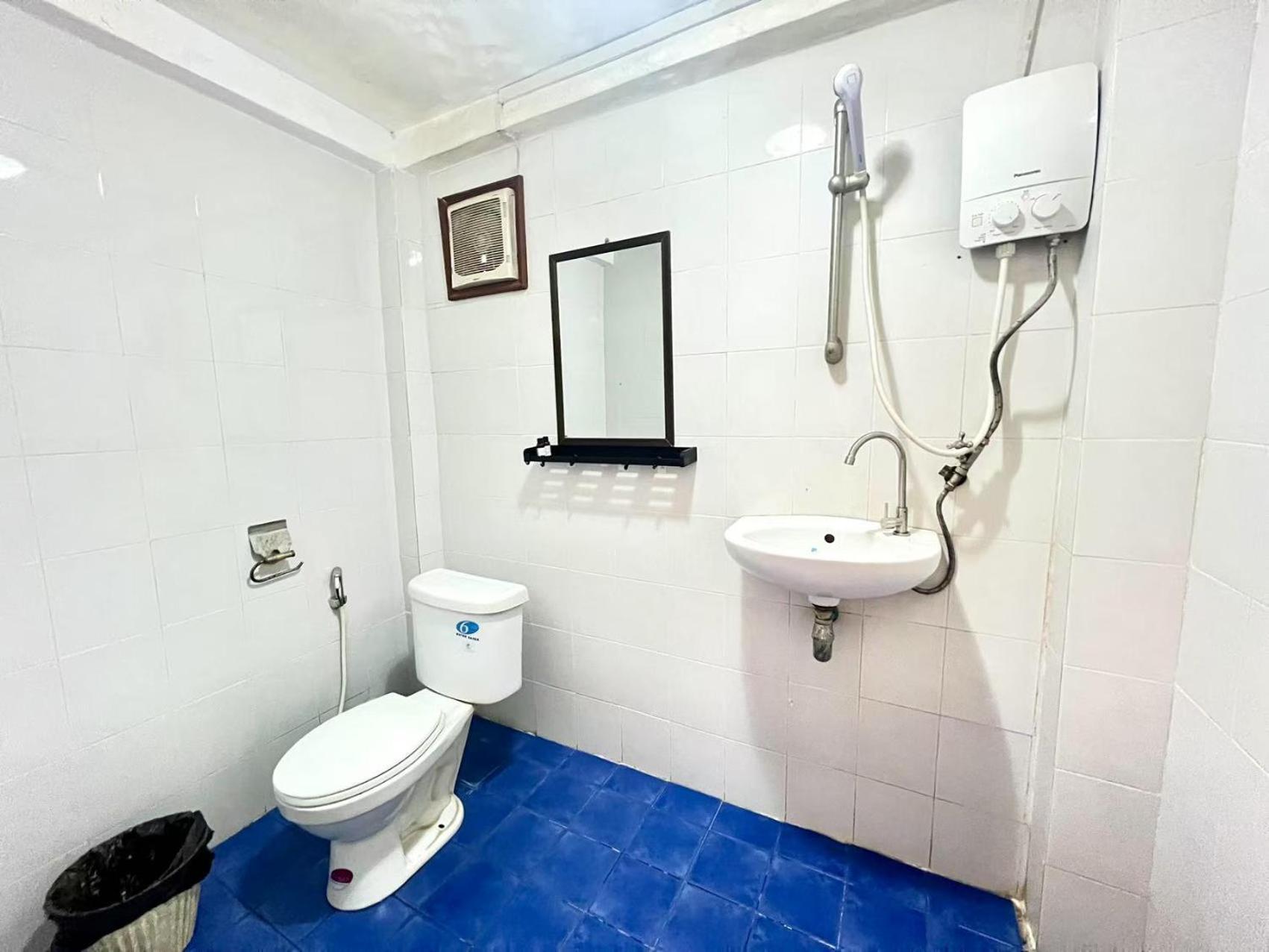 Vangvieng Pool House Hotel Vang Vieng Esterno foto