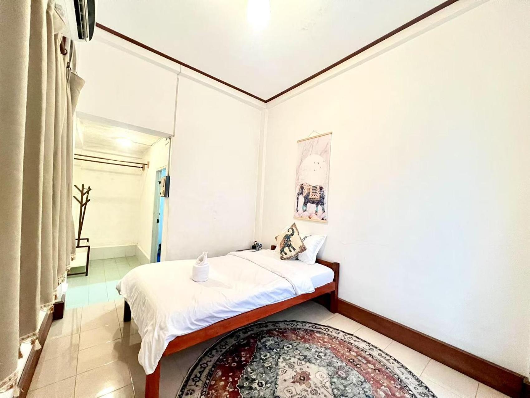 Vangvieng Pool House Hotel Vang Vieng Esterno foto